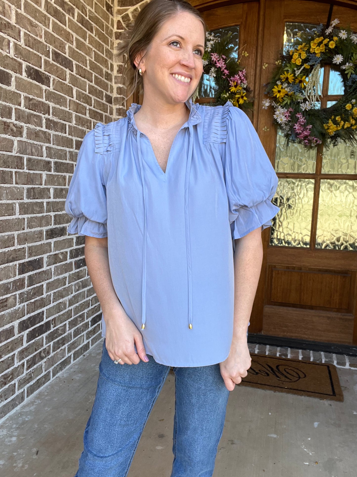 Flirty top in chambray