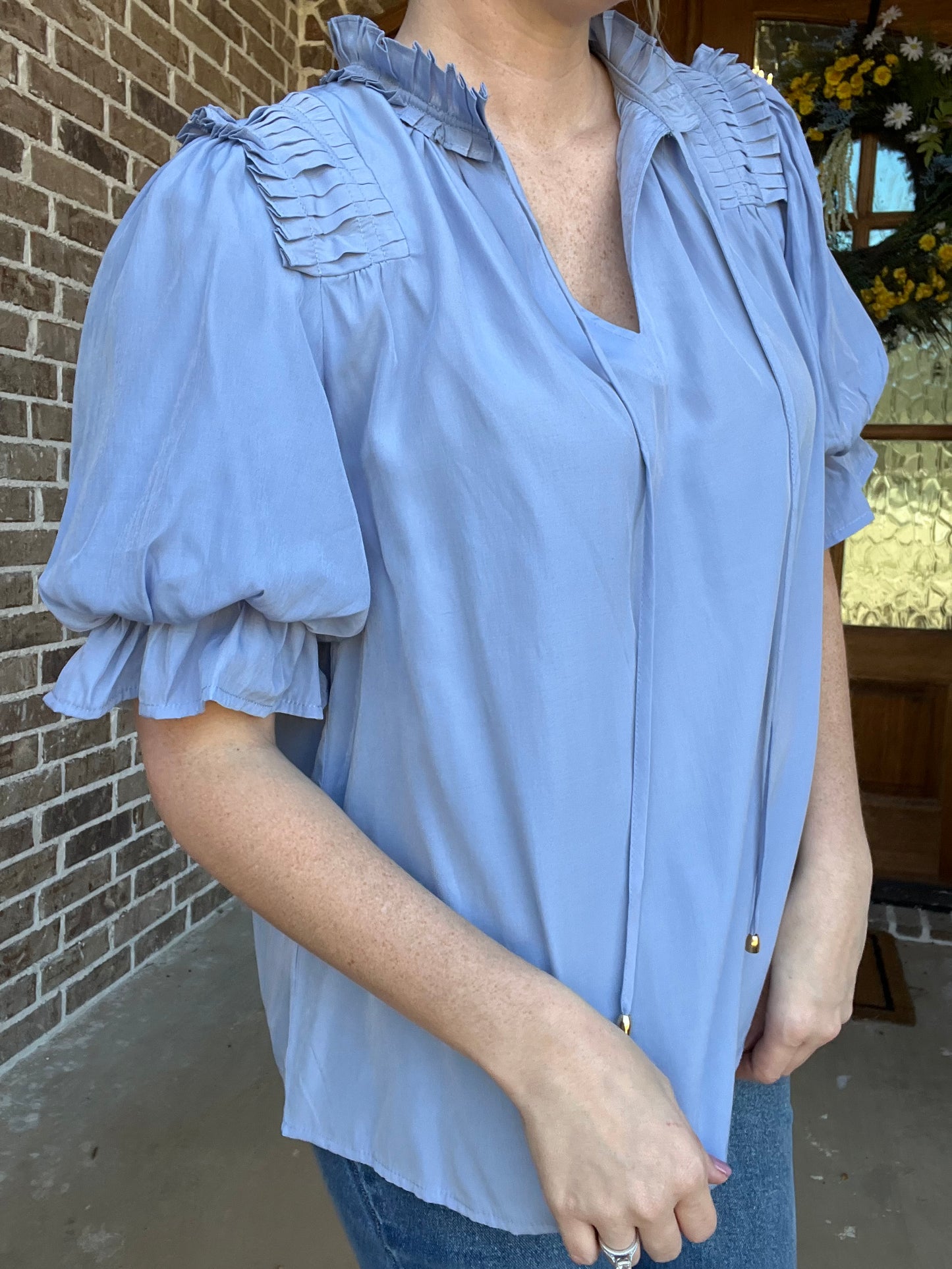 Flirty top in chambray